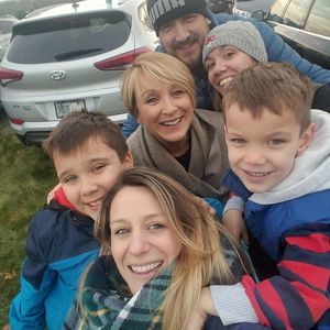 Meet your Posher, Debbie